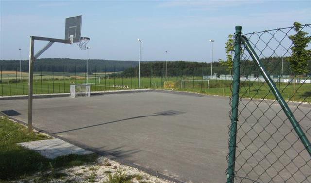 Inliner-/Skater- und Basketballplatz